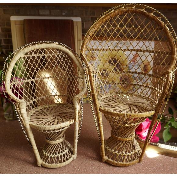 Vintage Wicker Peacock Plant Stand/ Doll Chair - Small - Picture 5 of 7